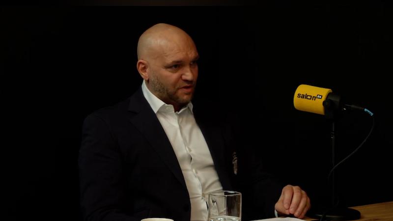 Emil Stępień przerywa milczenie po latach. Uderza w Dodę: "Chciała go pier*lić na pierścionek"