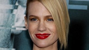 January Jones przyjmuje tabletki ze swego łożyska