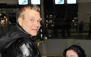 Herbuś leci na kasę?