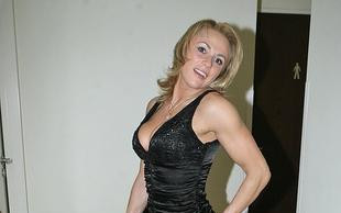 Pełny, sprężysty biust (FOTO)