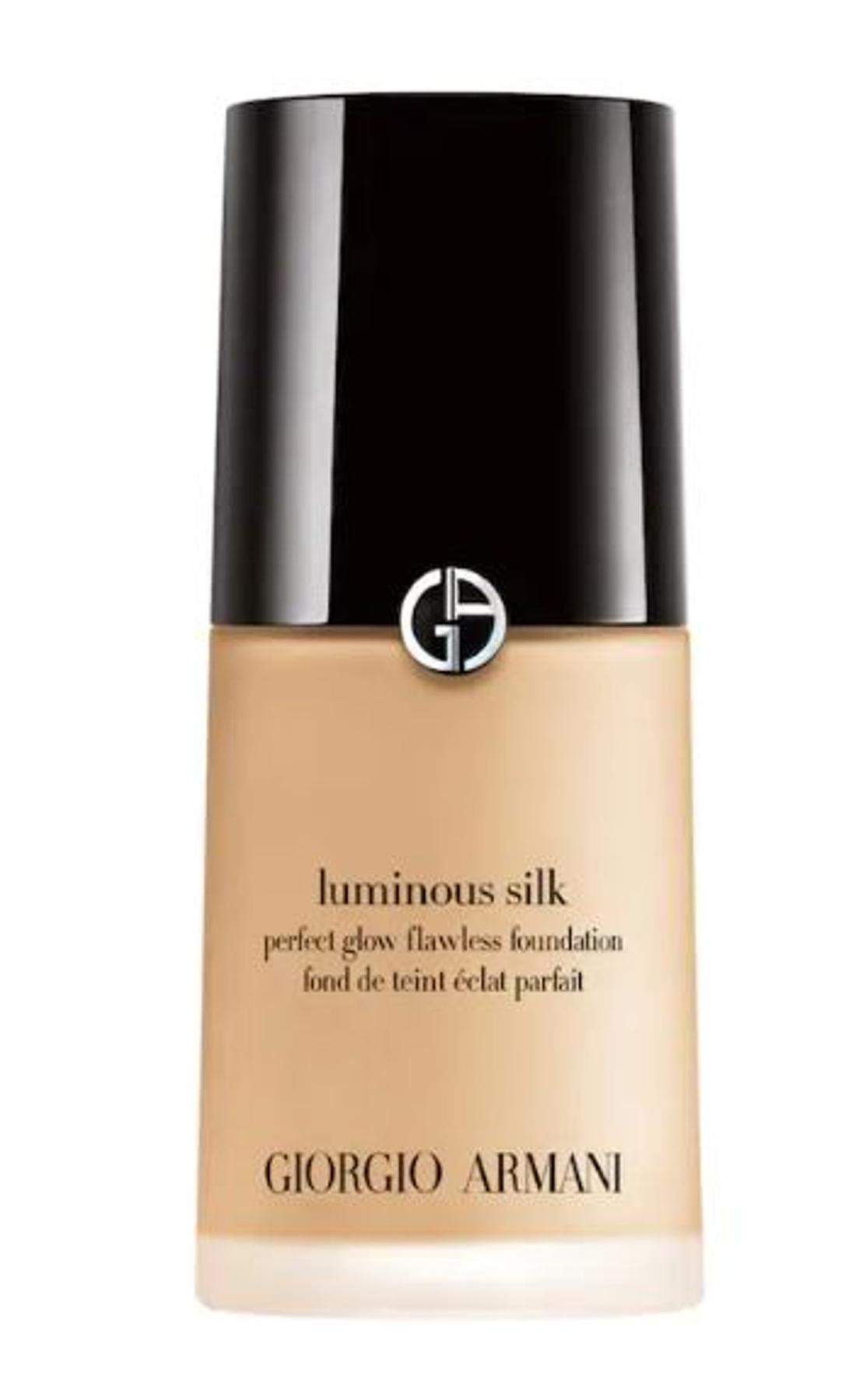 Ulubione kosmetyki Barbary Palvin - tego używa cały czas. Ulubione kosmetyki Barbary Palvin.