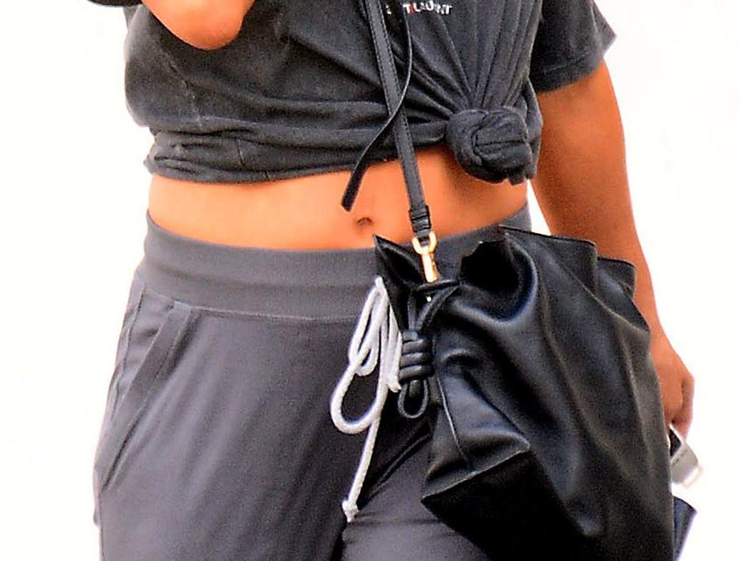 Anna Lewandowska spaceruje ulicami Warszawy. Fot. AFPS Anna Lewandowska spaceruje ulicami Warszawy. Fot. AFPS