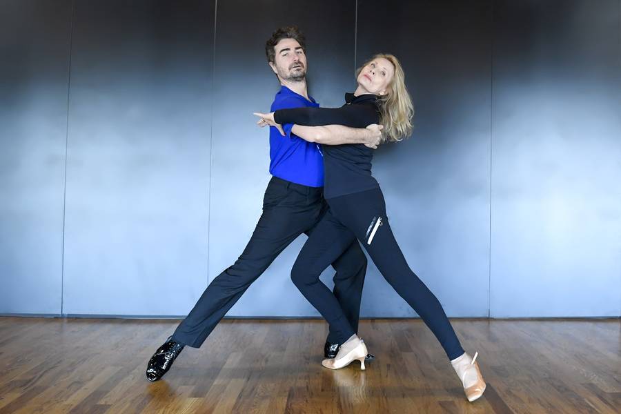 Tak trenują gwiazdy “Tańca z Gwiazdami”! Agnieszka Kaczorowska nie odpuszcza Filipowi Gurłaczowi (FOTO)