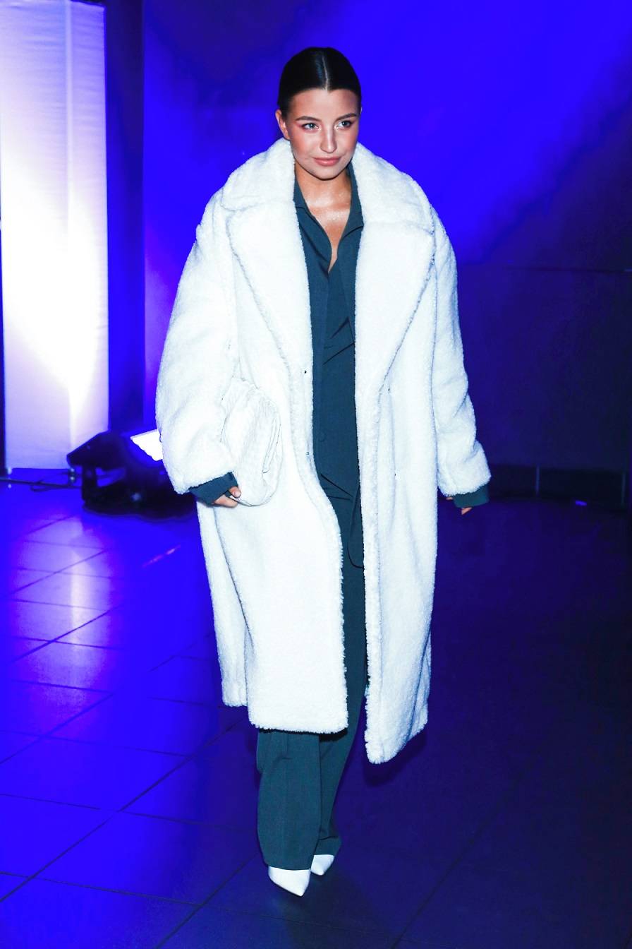 Julia Wieniawa w GARNITURZE, niestarzejąca się Beata Ścibakówna i Katarzyna Wajda pozują na ściance