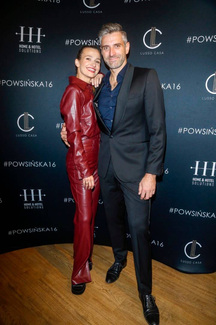 Gwiazdy na otwarciu showroomu: Joanna Koroniewska cała w skórach, Karolina Pisarek z mężem, Anna Kalczyńska z krwistoczerwoną pomadką