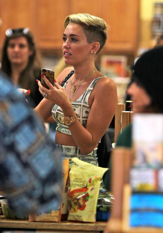 Miley Cyrus z mamą na zakupach