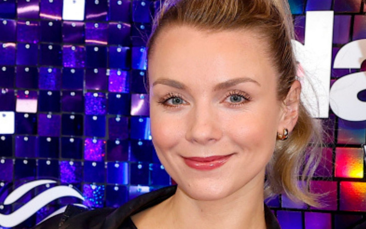 Córka Andrzeja Grabowskiego na ściance z przystojnym mężem. To gwiazdor “Pierwszej miłości”.