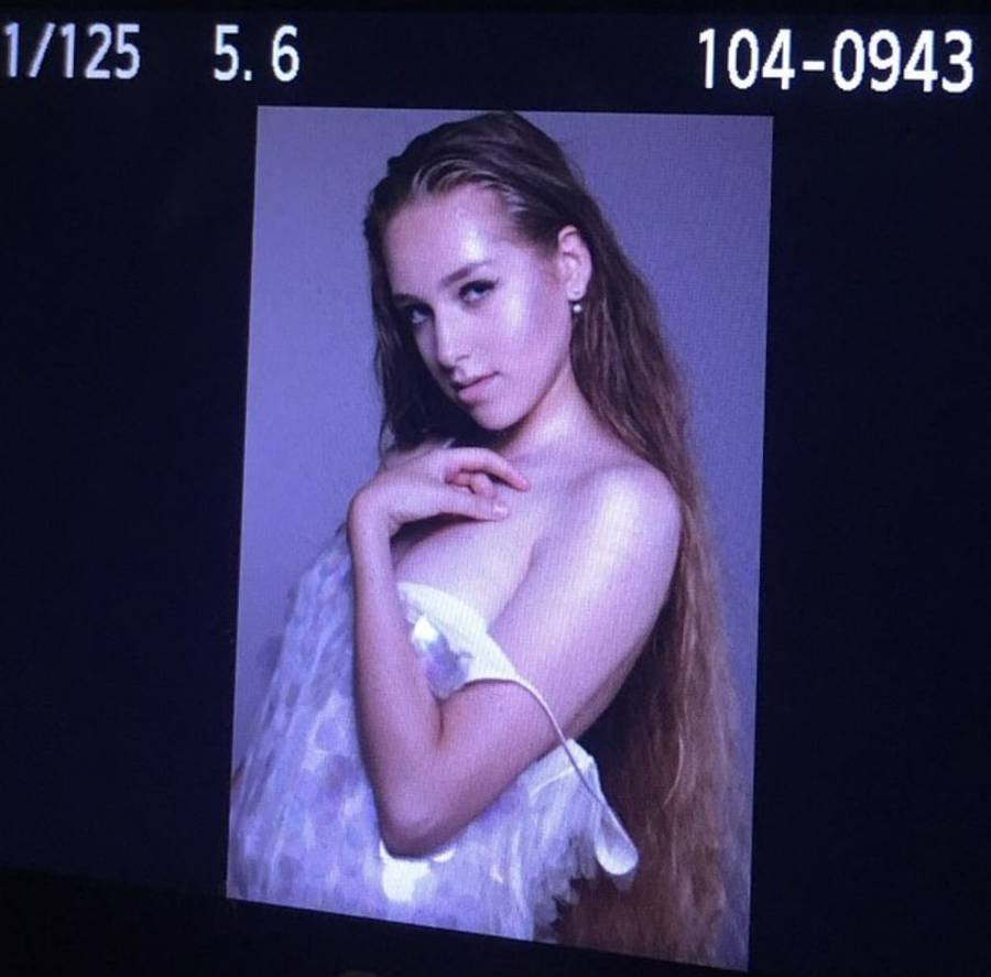 SZOK! Tak wyglądały pierwsze posty NATURALNEJ Caroline Derpieński! Plejada gwiazd, pokazy, sesje zdjęciowe (FOTO)