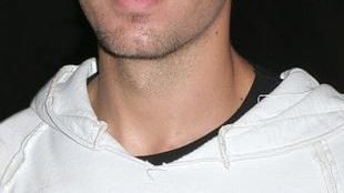 Enrique Iglesias lubi chodzić nago przy kumplach