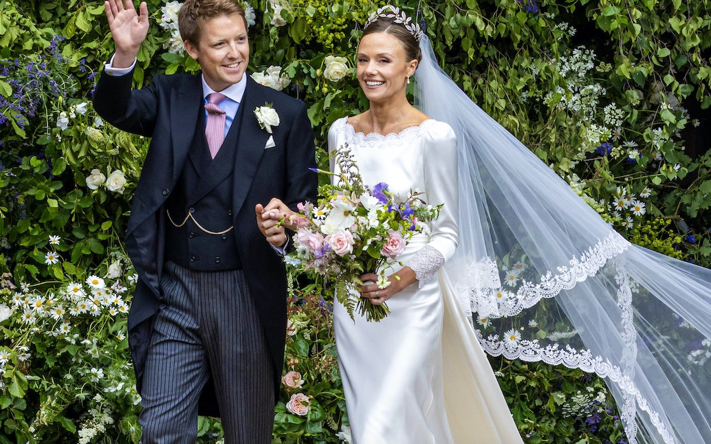 Kobiety oszalały na punkcie butów ślubnych księżnej Olivii. Mamy nowy trend?