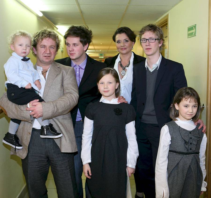 Małgorzata i Paweł Królikowscy z dziećmi, fot. Forum