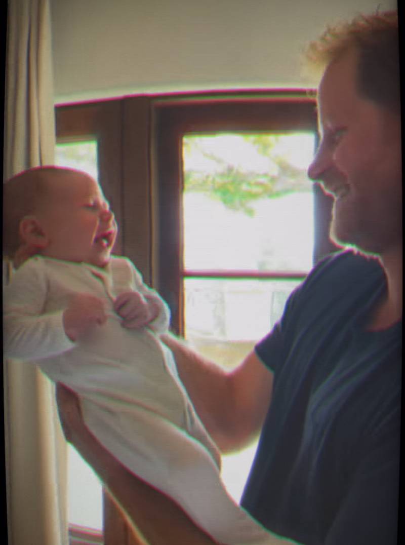 Takim ojcem jest książę Harry. Meghan pokazała prywatne nagrania z okazji Dnia Ojca