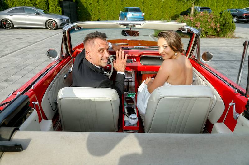 Aleks Mackiewicz z “Gliniarzy” zaprosił media na swój ślub (ZDJĘCIA)