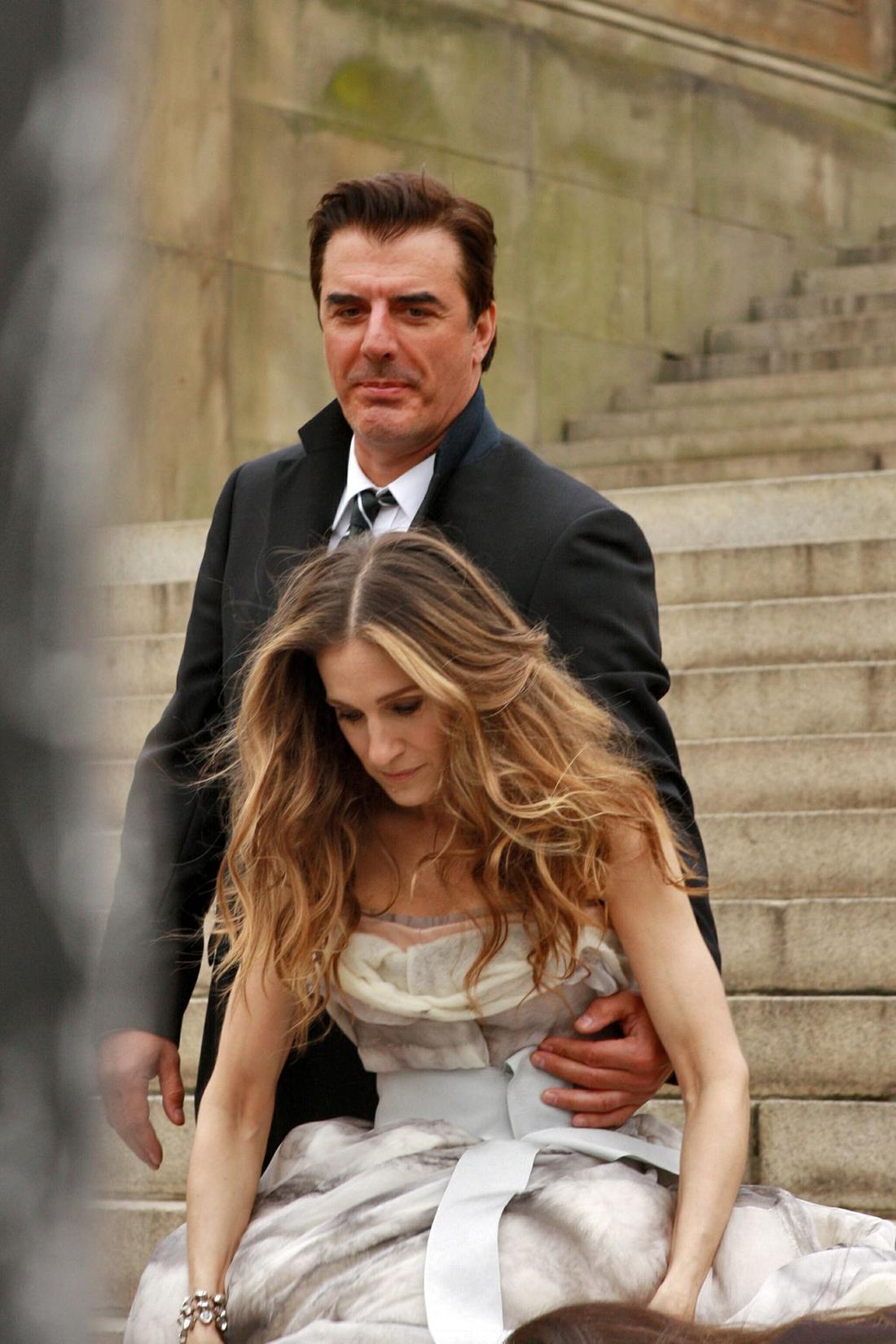 Sarah Jessica Parker, Chris Noth na schodach
