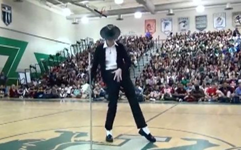 Mówią o nim: reinkarnacja Michaela Jacksona [VIDEO]