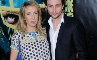 On ma 19 lat, ona – 43 i jest w z nim ciąży (FOTO)