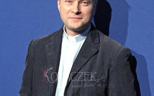 Artur Żmijewski w sutannie (FOTO)