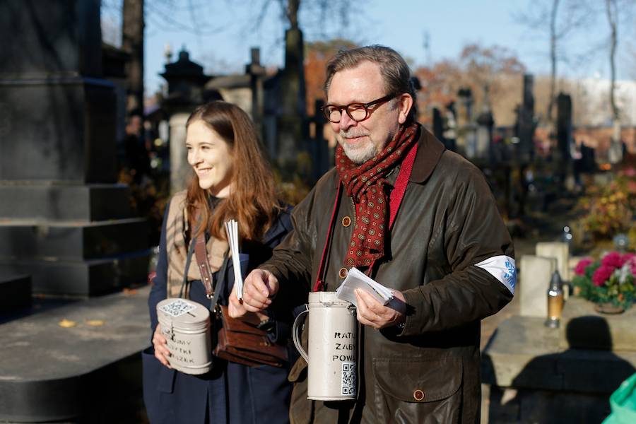 Gwiazdy na Starych Powązkach. Komu w tym roku chciało się zbierać do puszki?