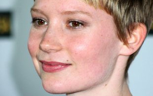 Mia Wasikowska po metamorfozie (FOTO)
