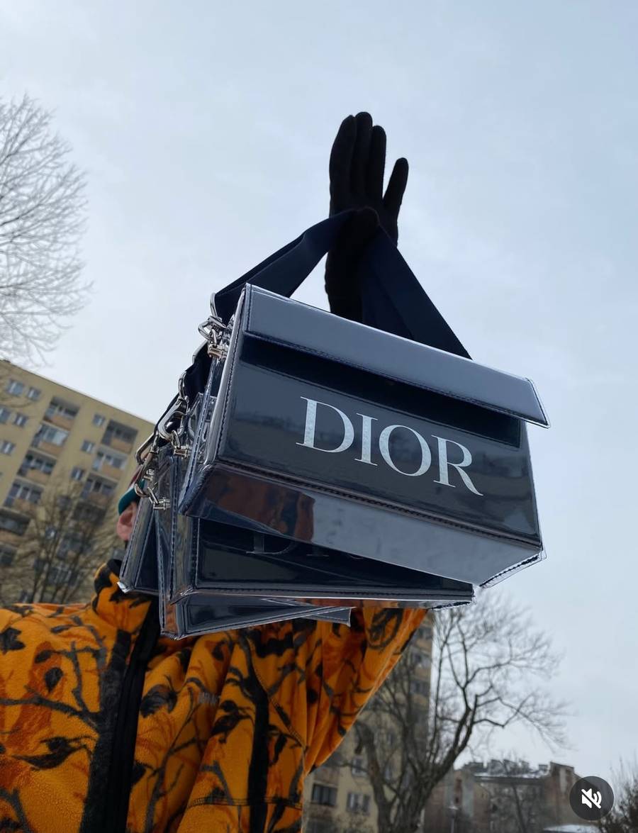 Torebki z pudełek drogi marek u Emwuhats, fot. Instagram