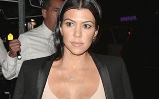 I pomyśleć, że Kourtney Kardashian nie lubi swoich piersi