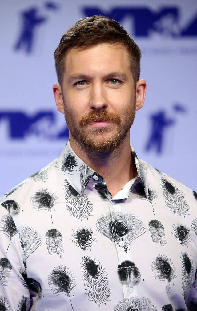 Calvin Harris zaprezentował zero klasy podczas premiery nowego klipu Taylor