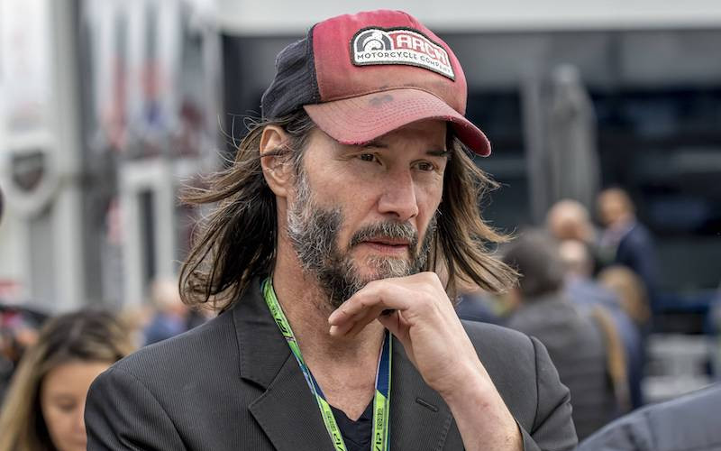 Keanu Reeves zadebiutował w wyścigach samochodowych. Prawie zginął