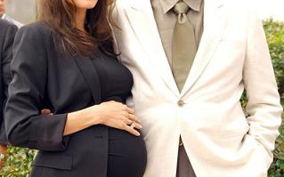 Dzieci Brangeliny mówią po francusku