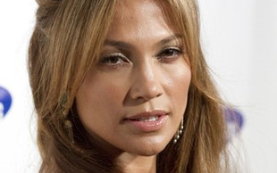 Jennifer Lopez na okładce Marie Claire (FOTO)