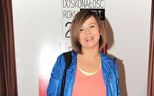 Dżinsy z krokiem w kolanach robią furorę (FOTO)