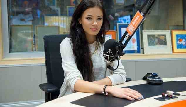 Co Natalia Szroeder publikuje na Facebooku?