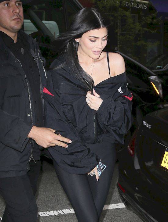 Kylie Jenner to ROZPUSZCZONY DZIECIAK? Producenci nie mogą z nią wytrzymać!