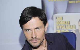 Krzysztof Ibisz pokazał klatę (FOTO)