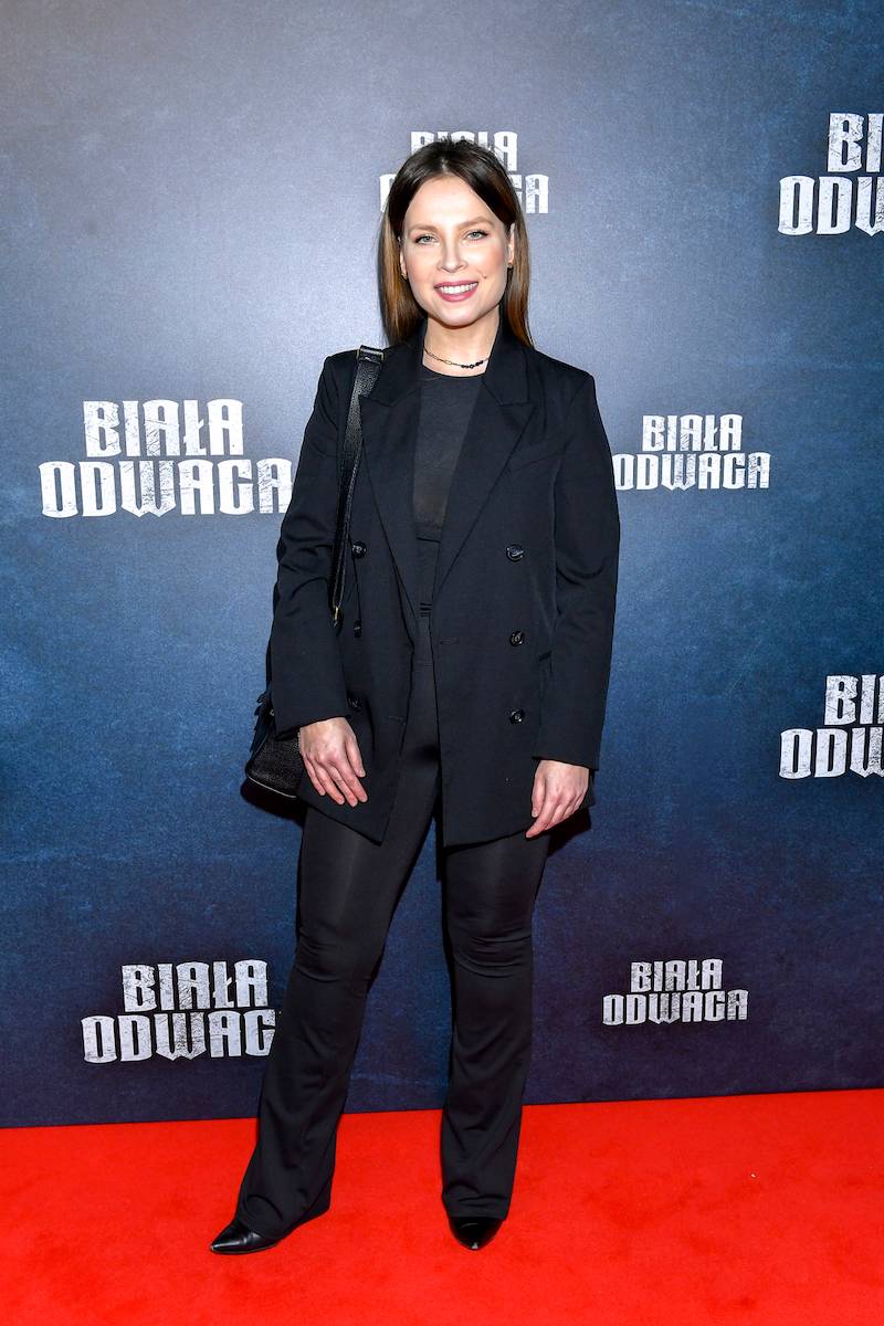 Zlot aktorów na premierze filmu “Biała odwaga”. Marcin Bosak z nową partnerką, Wiktor Zborowski z żoną, Olga Bołądź