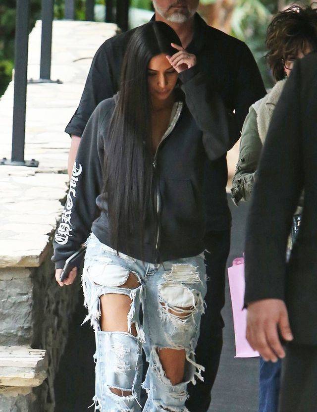 Stylista fryzur Kim Kardashian zdradza sekret błyszczących włosów celebrytki