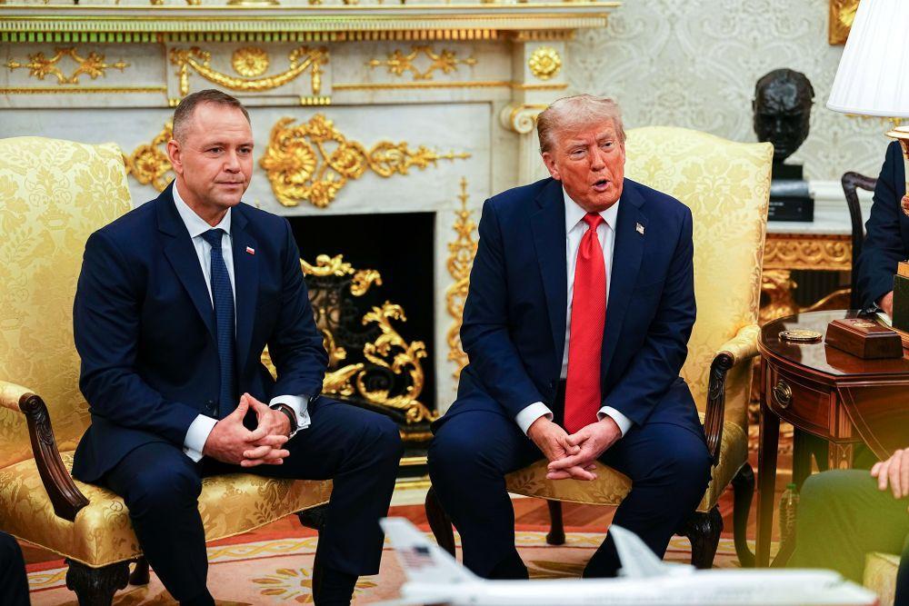 Karol Nawrocki, Donald Trump/Aaron Schwartz – Pool via CNP / Zuma Press / Forum