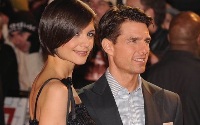 Katie Holmes znów stawia się Tomowi