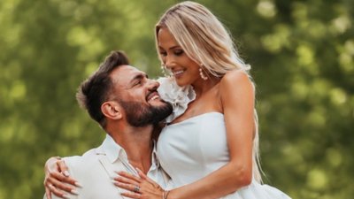 Eliza Trybała na I Komunii św. swojej córki brylowała w bieli. Suknia niczym z bajki