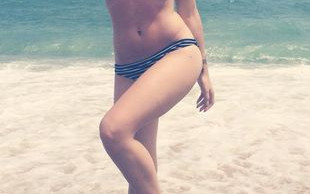 Honey chwali się ciałem w bikini (FOTO)