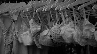 Historia biustonoszy. Dlaczego je nosimy?