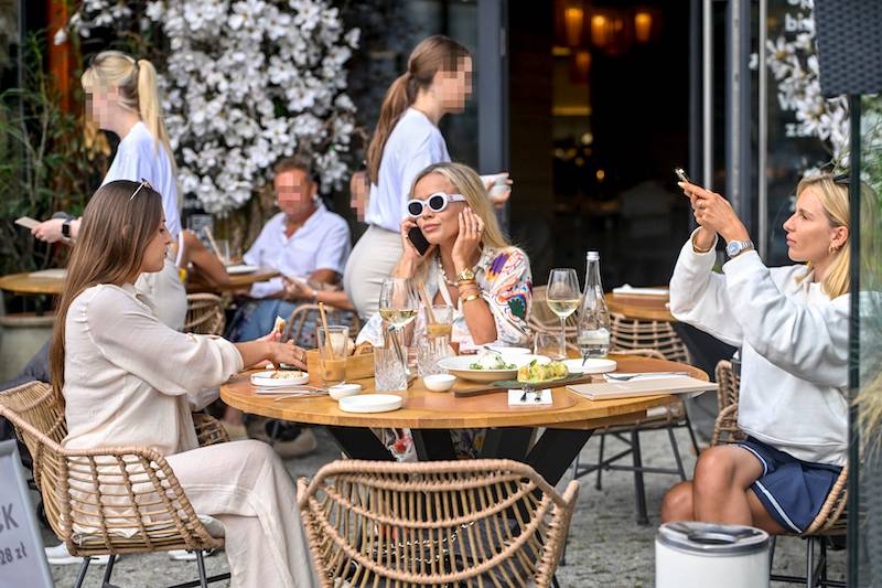 Izabella Budryn, Ola Nowak i Anna Skura przyłapane na urlopie w Madrycie (ZDJĘCIA)