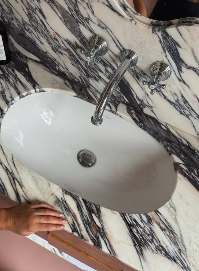 Obłędna łazienka Julii Wieniawy, fot. Instagram