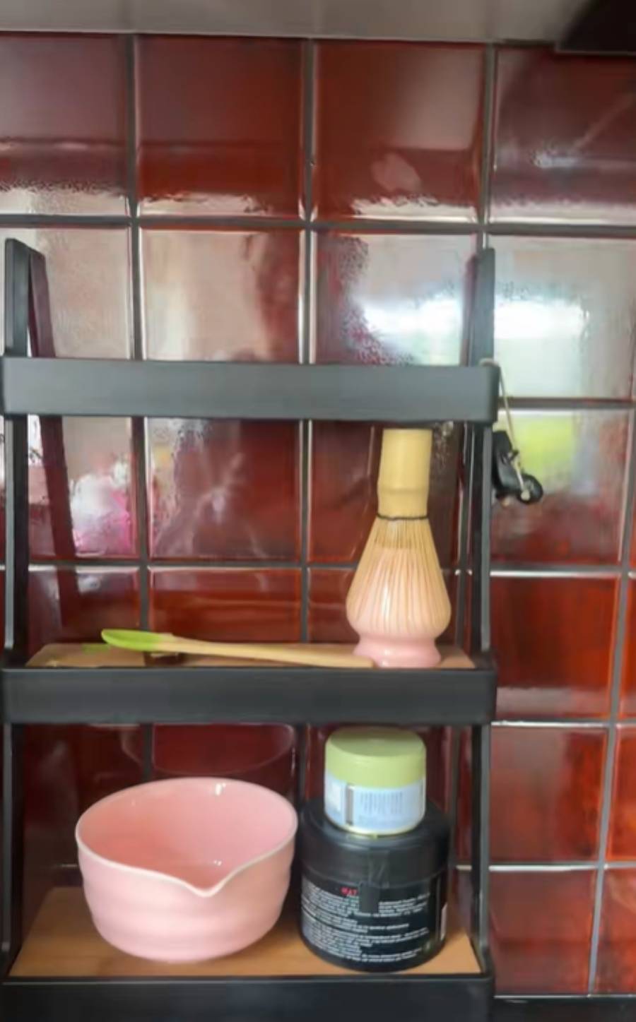 Fagata wreszcie urządziła się na swoim! Garderoba w stylu Barbie, a w łazience…portret Wojtka Goli (FOTO)