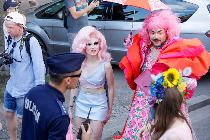 Parada równości w Warszawie. Rafał Trzaskowski na czele, przyjaciel Dody, Dżaga zabawiał tłum