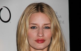 Linda Vojtova i jej ciało grzechu warte (FOTO)