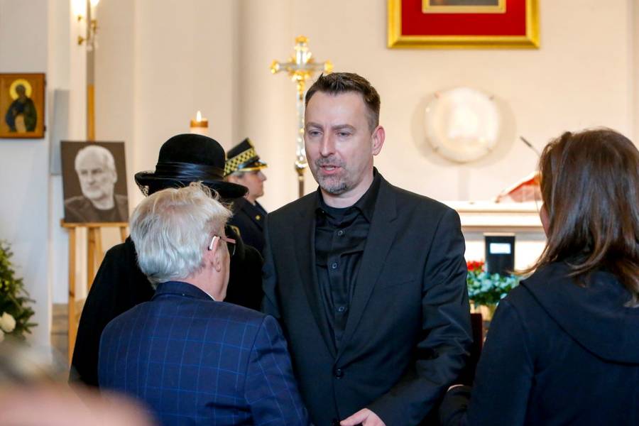 Pogrzeb Wojciecha Trzcińskiego. Plejada gwiazd pożegnała słynnego muzyka! (FOTO)