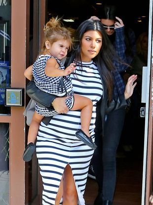 kourtney-kardashian-g-R1