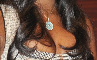 Naomi Campbell podaje biust na tacy (FOTO)