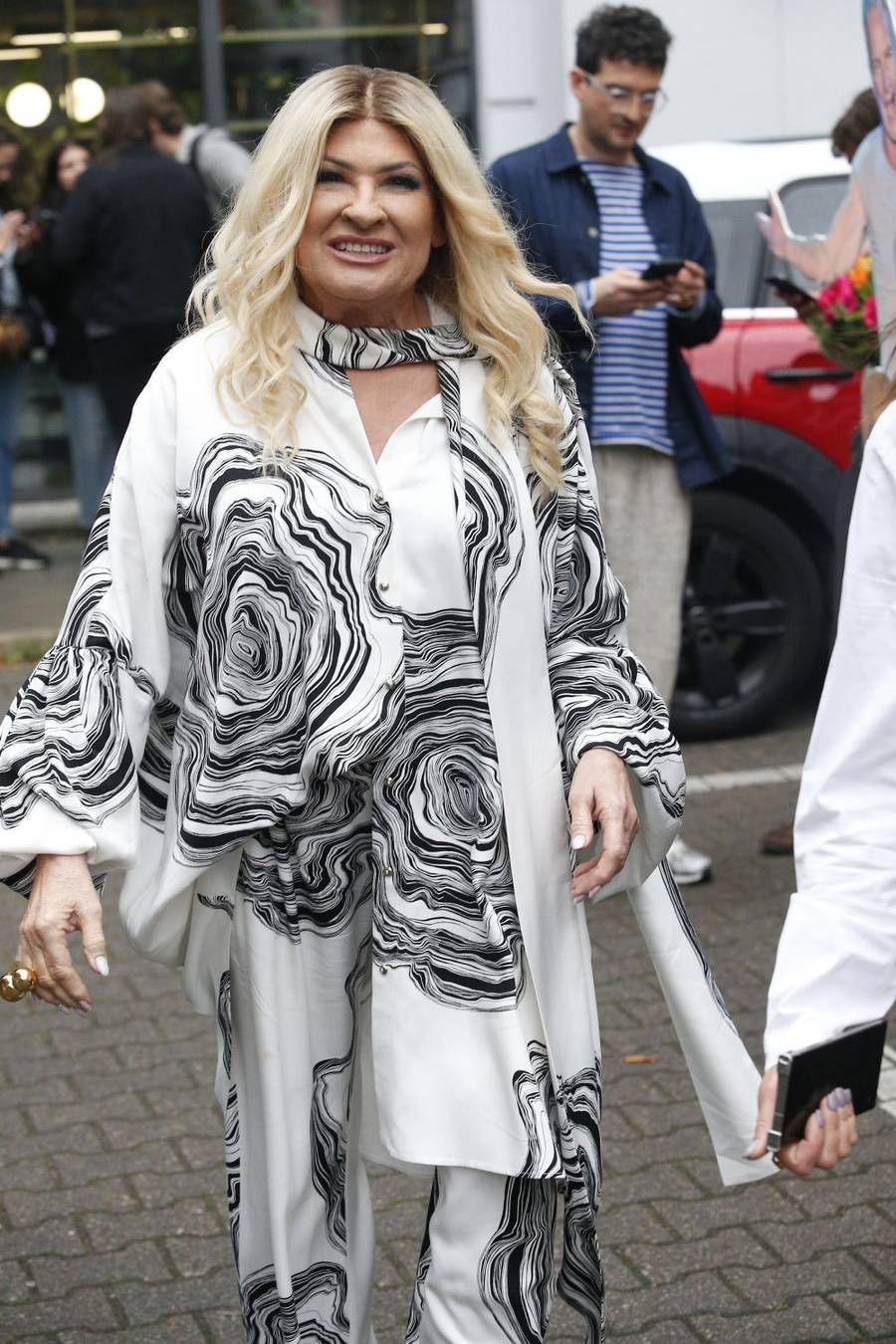 Zatrzęsienie gwiazd w “DDTVN” i “Mówię Wam”! Beata Kozidrak, Englert z żoną, Zając z ukochanym…(FOTO)