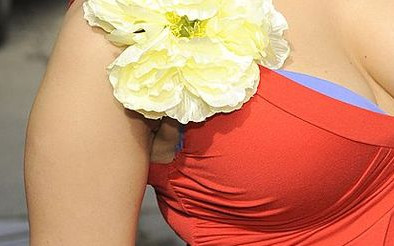 Czyj to biust? (FOTO)